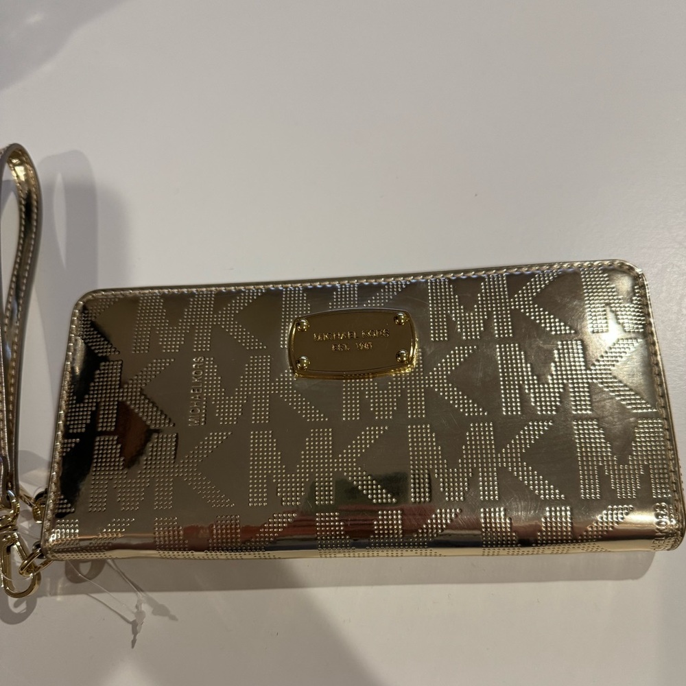 Brand New Gold Michael Kors Wallet with Tags